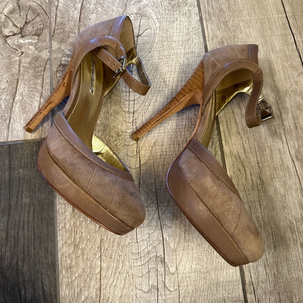 Pristine Charles David Platform Tan Heels 7 super sexy and fun